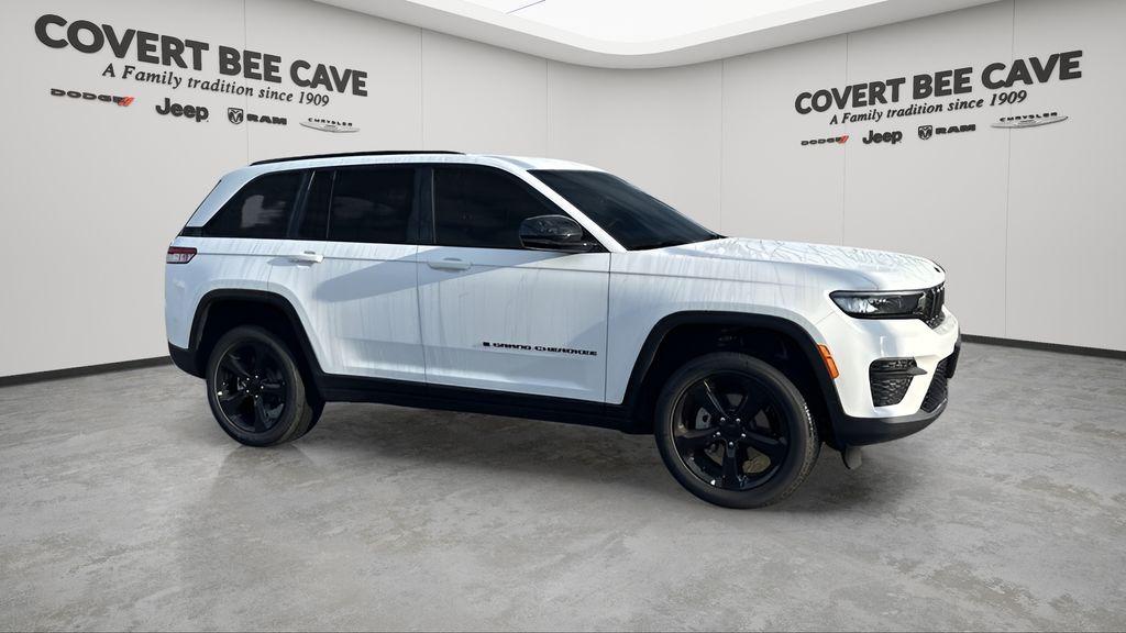 new 2025 Jeep Grand Cherokee car, priced at $37,657