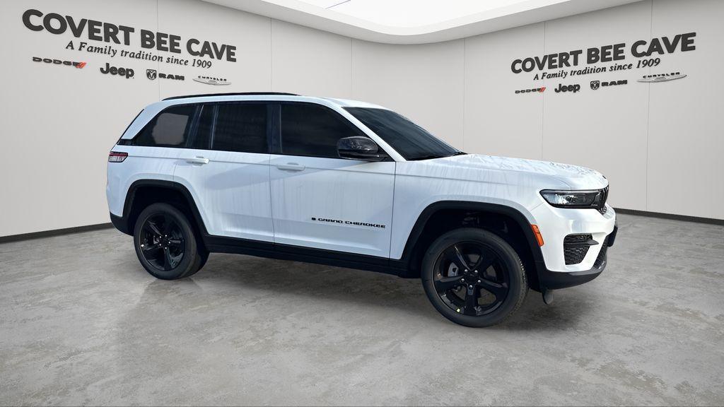 new 2025 Jeep Grand Cherokee car, priced at $37,657