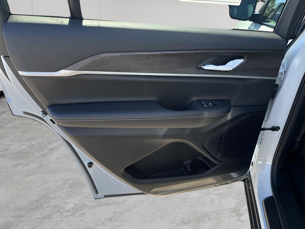 new 2025 Jeep Grand Cherokee L car, priced at $38,743