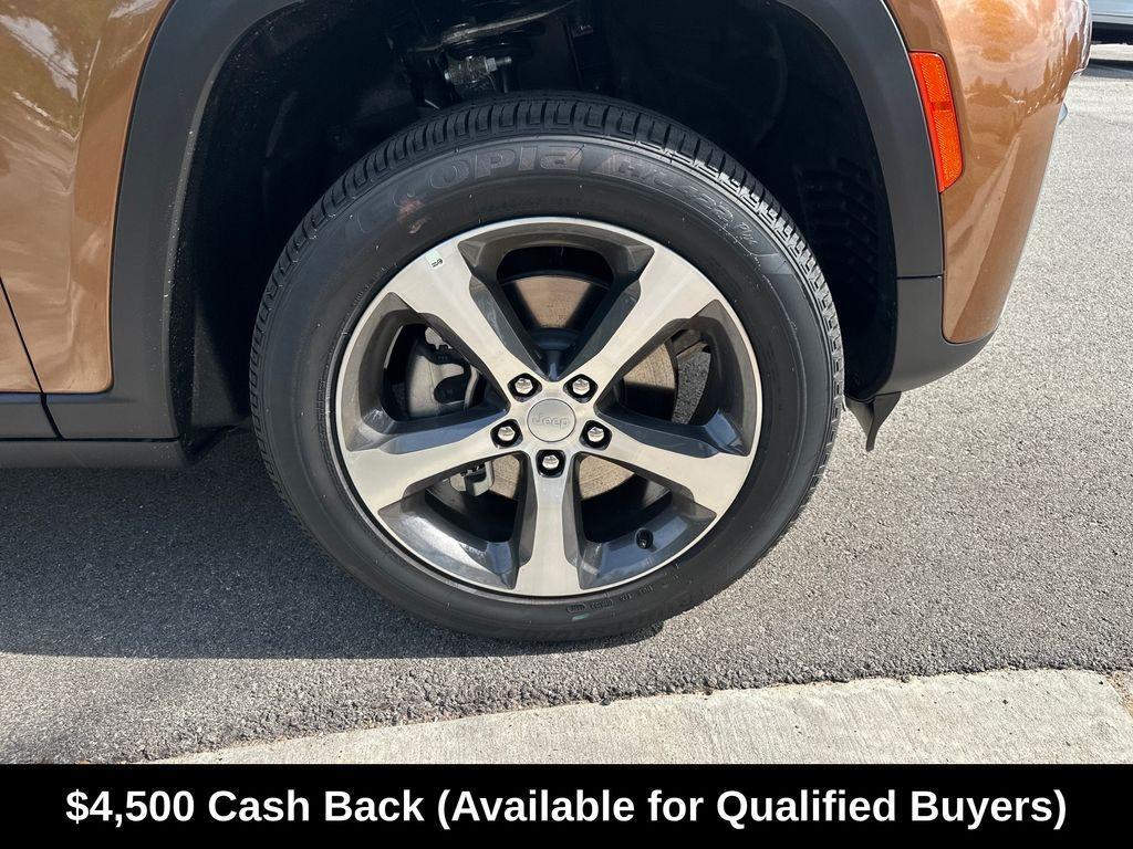 new 2026 Jeep Grand Cherokee L car, priced at $44,692