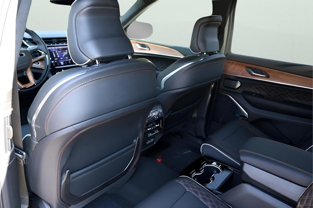 new 2025 Jeep Grand Cherokee L car, priced at $62,905