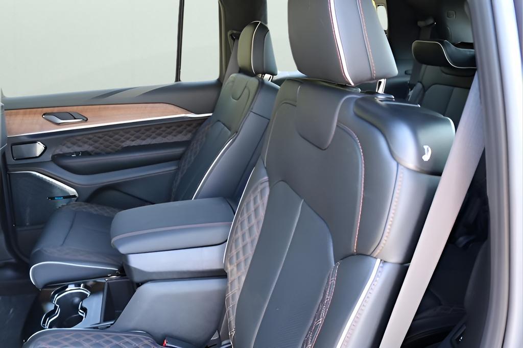 new 2025 Jeep Grand Cherokee L car, priced at $62,905