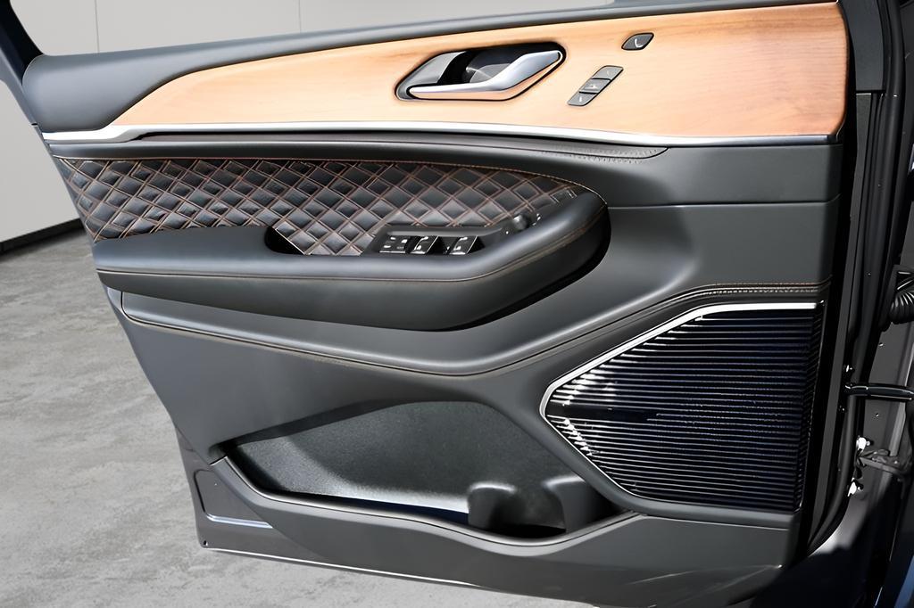 new 2025 Jeep Grand Cherokee L car, priced at $62,905