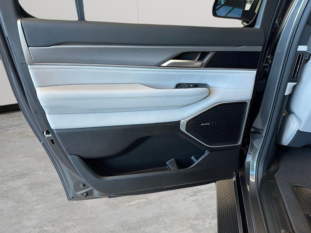 new 2026 Jeep Grand Wagoneer L car, priced at $84,750