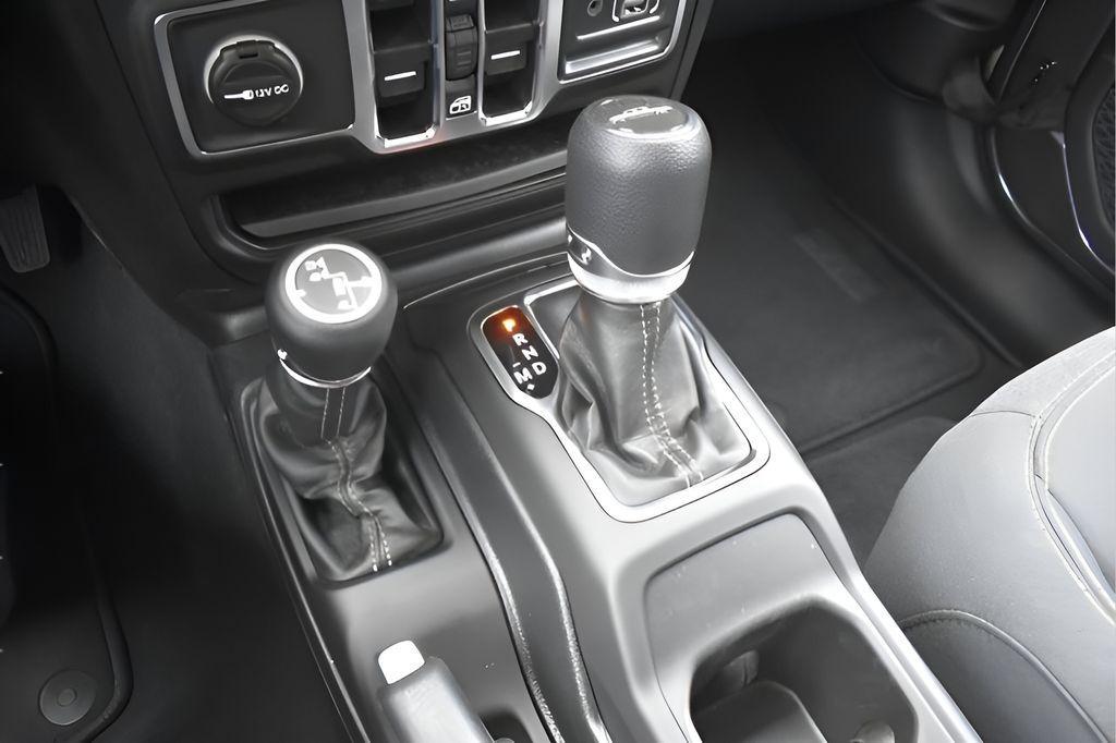 new 2025 Jeep Gladiator car, priced at $40,151