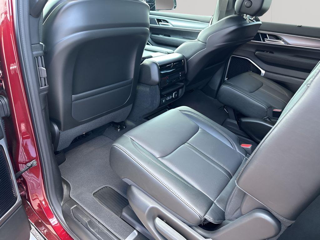 new 2026 Jeep Grand Wagoneer L car, priced at $82,023