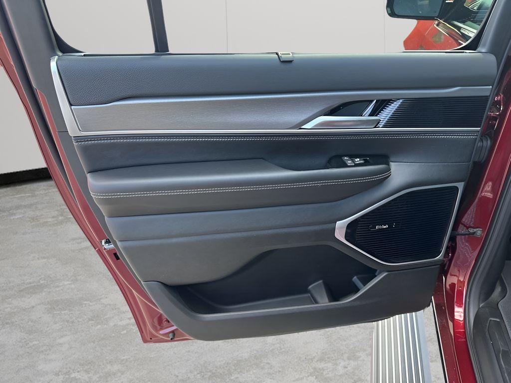 new 2026 Jeep Grand Wagoneer L car, priced at $82,023