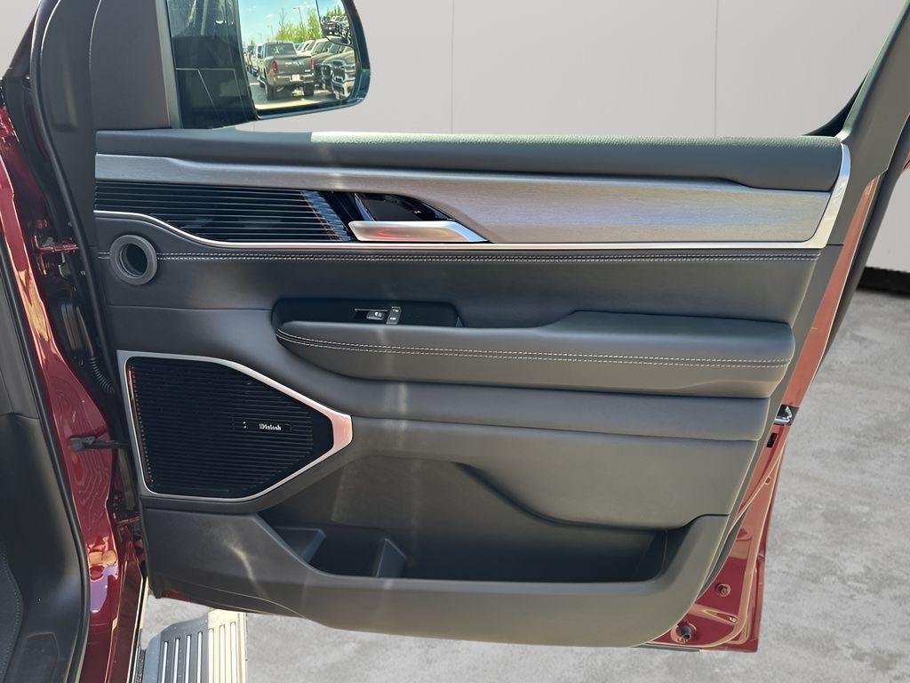 new 2026 Jeep Grand Wagoneer L car, priced at $82,023