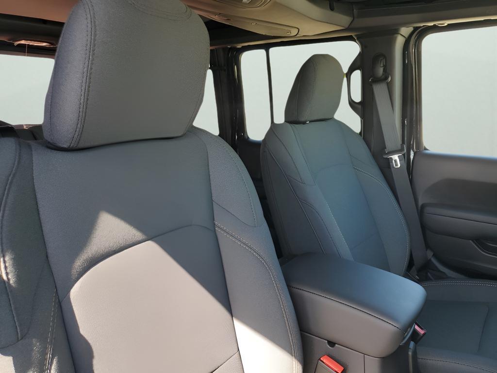 new 2025 Jeep Wrangler car, priced at $33,303