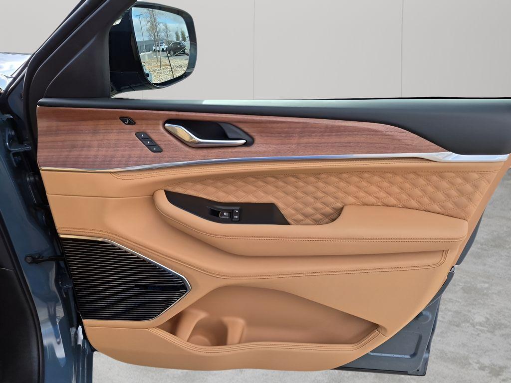 new 2026 Jeep Grand Cherokee car, priced at $64,482