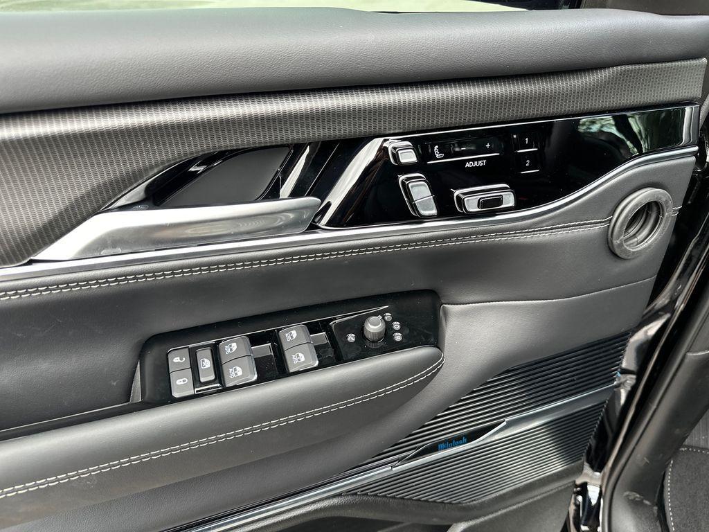 new 2026 Jeep Grand Wagoneer L car, priced at $94,600