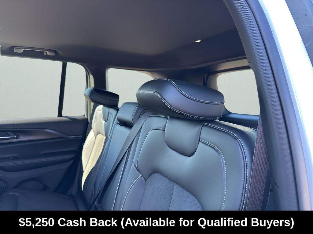 new 2025 Jeep Grand Cherokee car, priced at $36,133