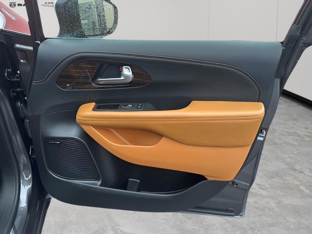 used 2023 Chrysler Pacifica Hybrid car, priced at $37,194