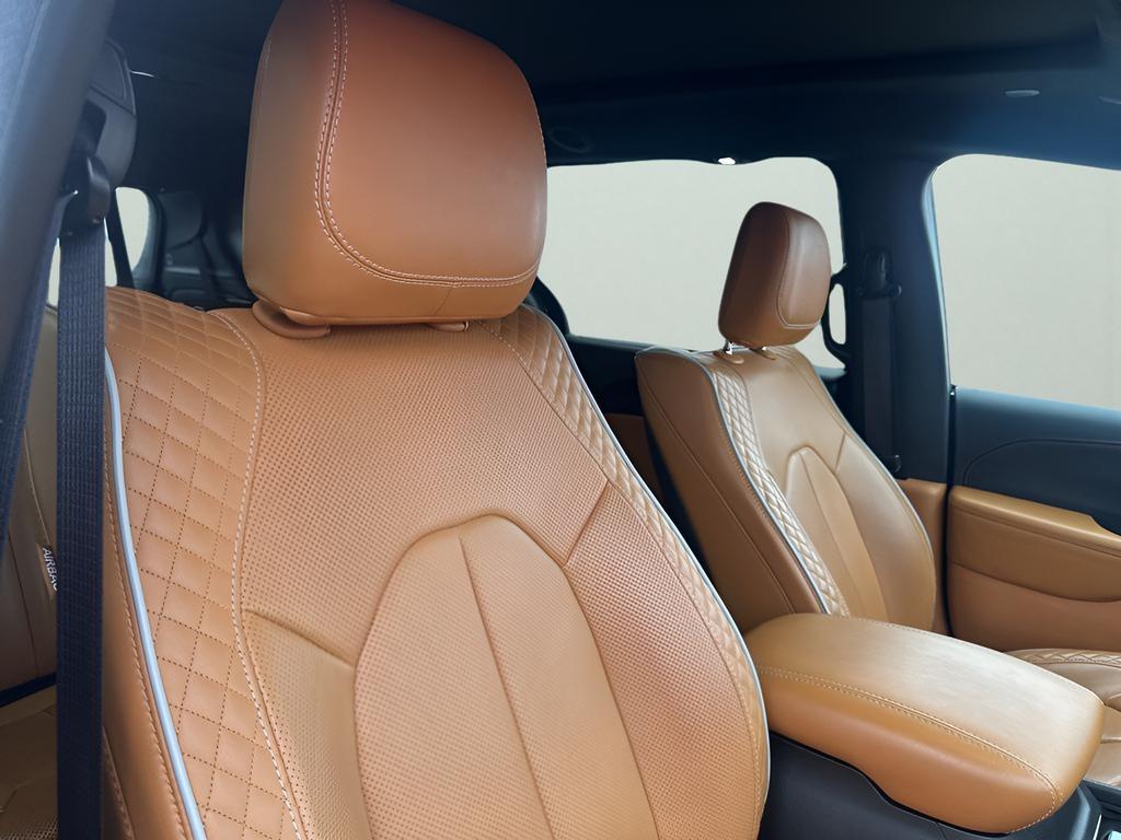 used 2023 Chrysler Pacifica Hybrid car, priced at $37,194