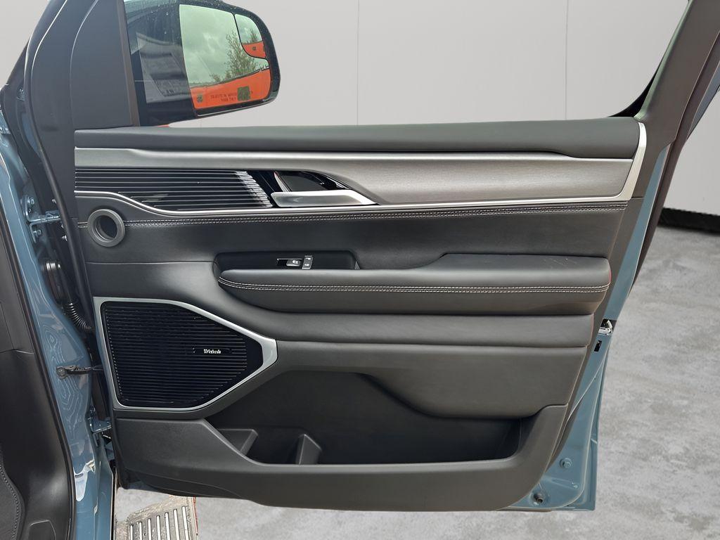 new 2026 Jeep Grand Wagoneer L car, priced at $81,004