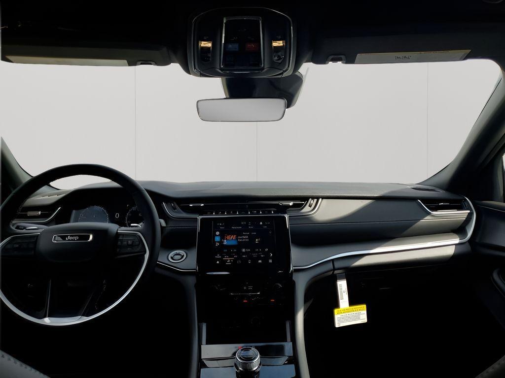 new 2025 Jeep Grand Cherokee car, priced at $46,882