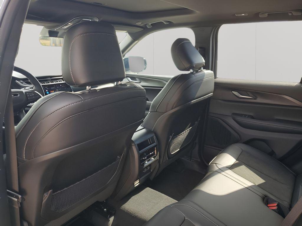 new 2025 Jeep Grand Cherokee car, priced at $46,882