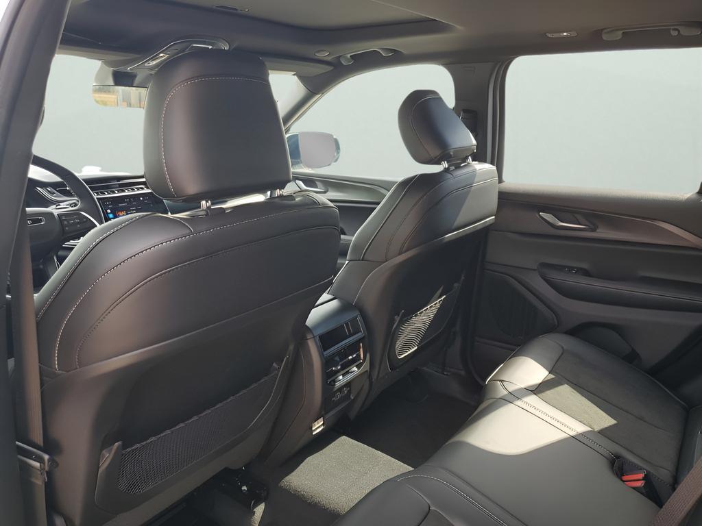 new 2025 Jeep Grand Cherokee car, priced at $46,882