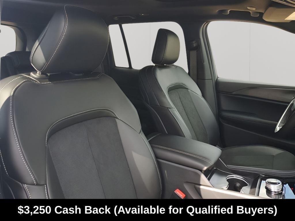 new 2025 Jeep Grand Cherokee car, priced at $48,882
