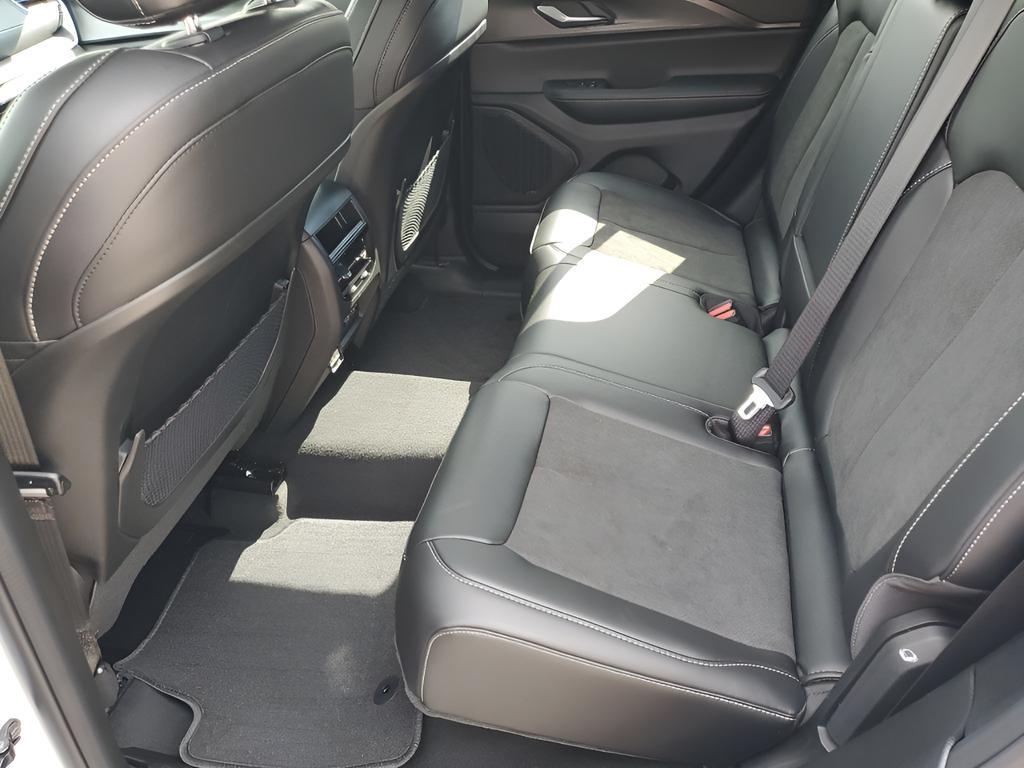 new 2025 Jeep Grand Cherokee car, priced at $46,882