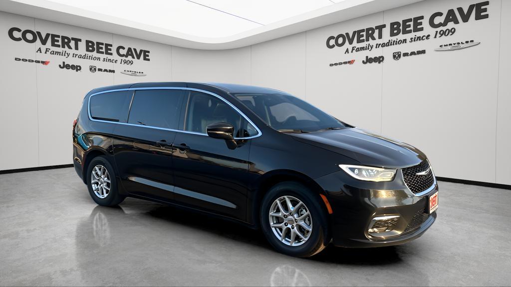 used 2024 Chrysler Pacifica car, priced at $26,593