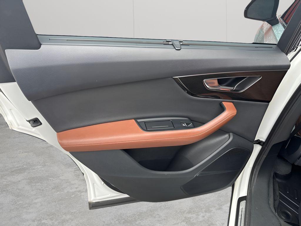 used 2021 Audi Q7 car, priced at $33,055