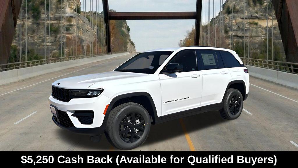 new 2025 Jeep Grand Cherokee car, priced at $33,799