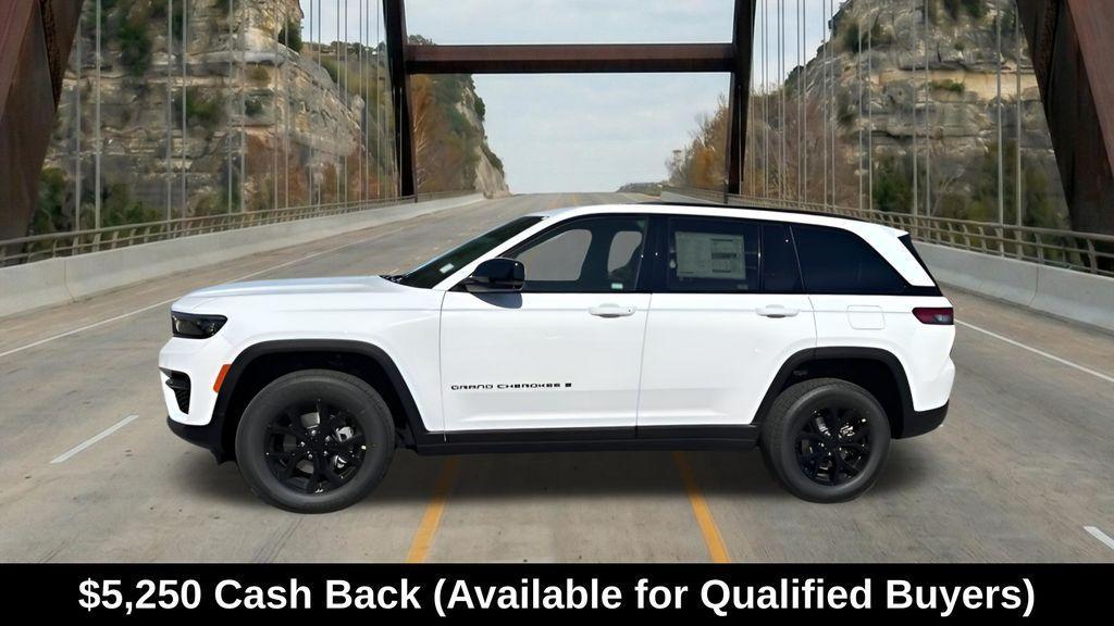 new 2025 Jeep Grand Cherokee car, priced at $33,799