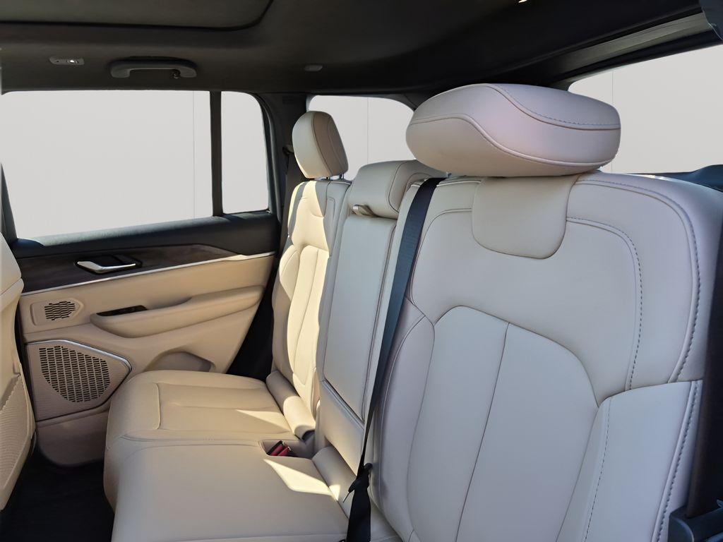 new 2026 Jeep Grand Cherokee car, priced at $50,074