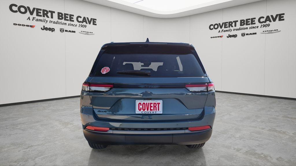 new 2026 Jeep Grand Cherokee car, priced at $50,074