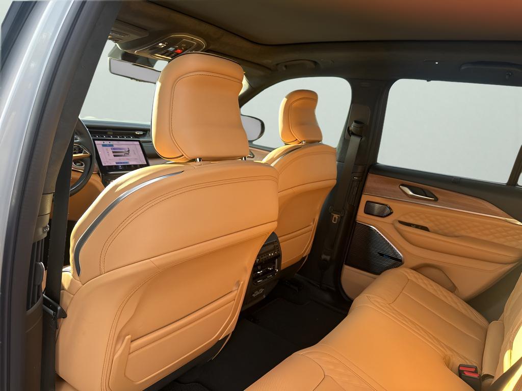 new 2025 Jeep Grand Cherokee car, priced at $64,175