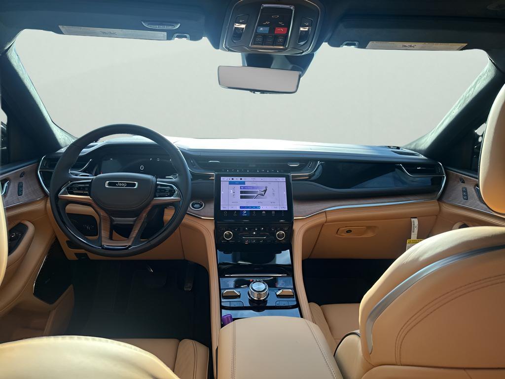new 2025 Jeep Grand Cherokee car, priced at $64,175