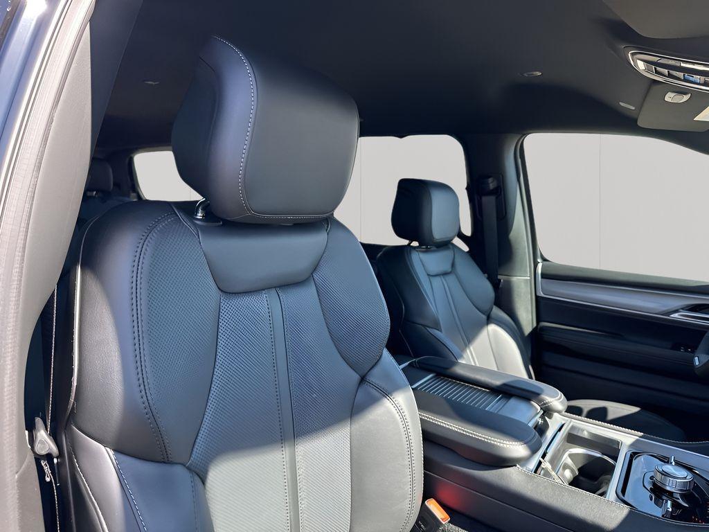 new 2026 Jeep Grand Wagoneer car, priced at $75,912