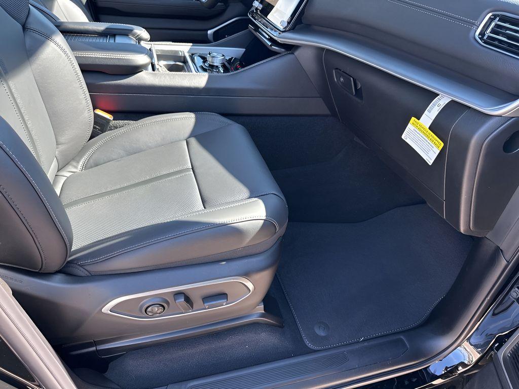 new 2026 Jeep Grand Wagoneer car, priced at $75,912