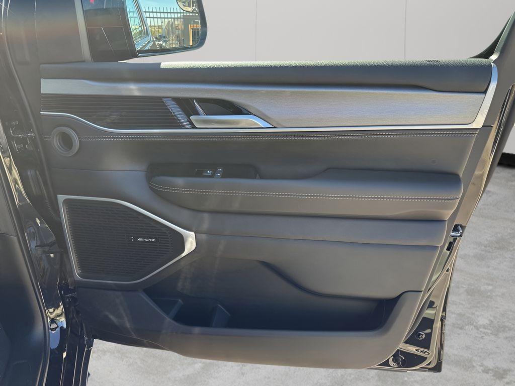 new 2026 Jeep Grand Wagoneer car, priced at $74,912