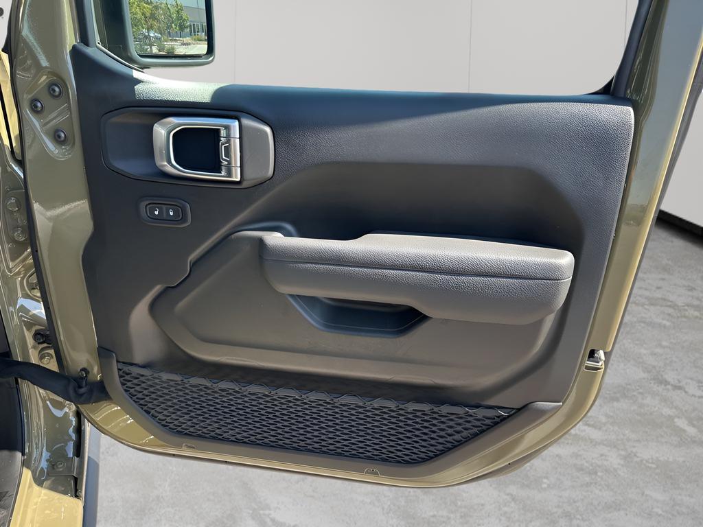 new 2025 Jeep Gladiator car, priced at $47,275