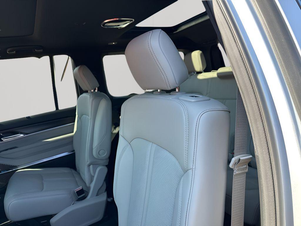 new 2026 Jeep Grand Wagoneer car, priced at $94,269