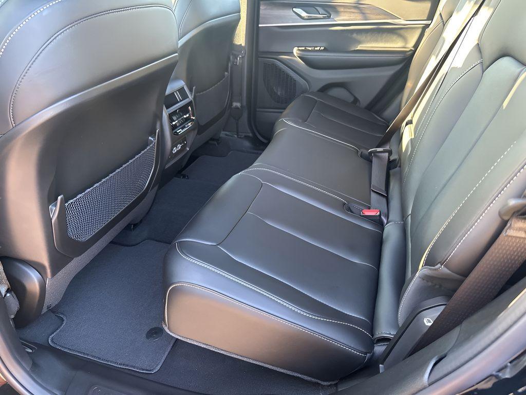 new 2025 Jeep Grand Cherokee car, priced at $37,823