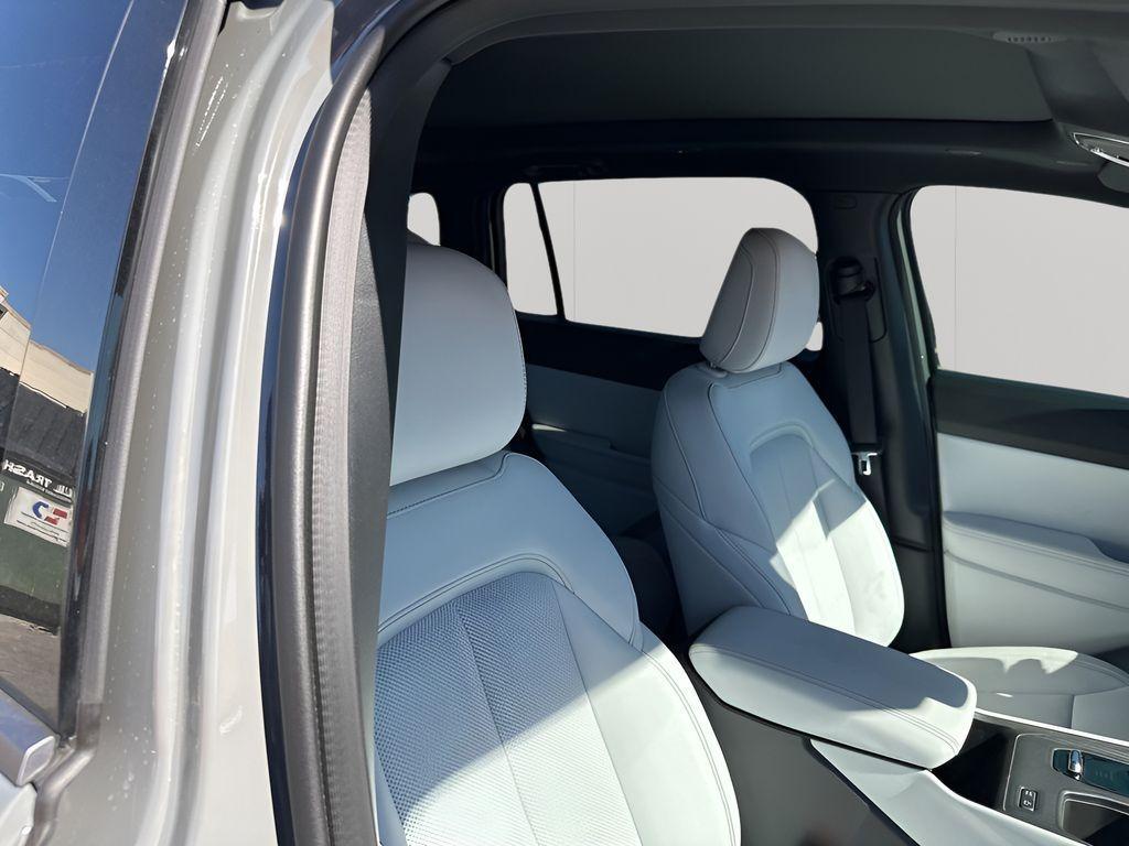 new 2026 Jeep Cherokee car, priced at $41,405