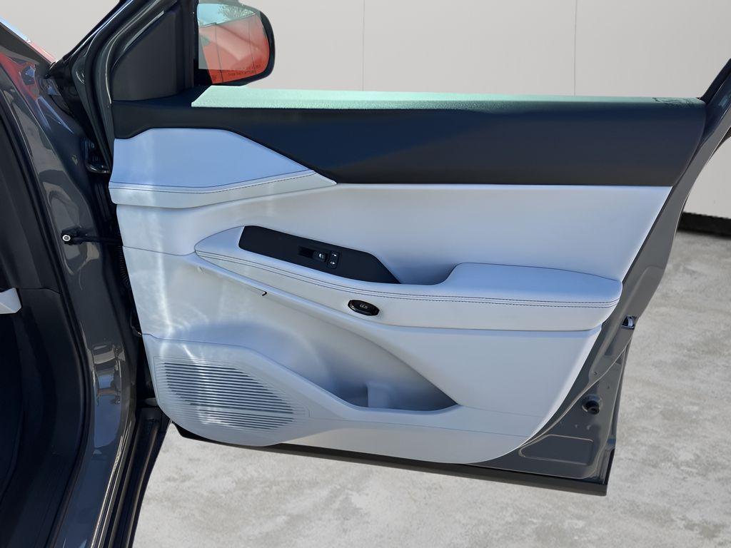 new 2026 Jeep Cherokee car, priced at $44,905