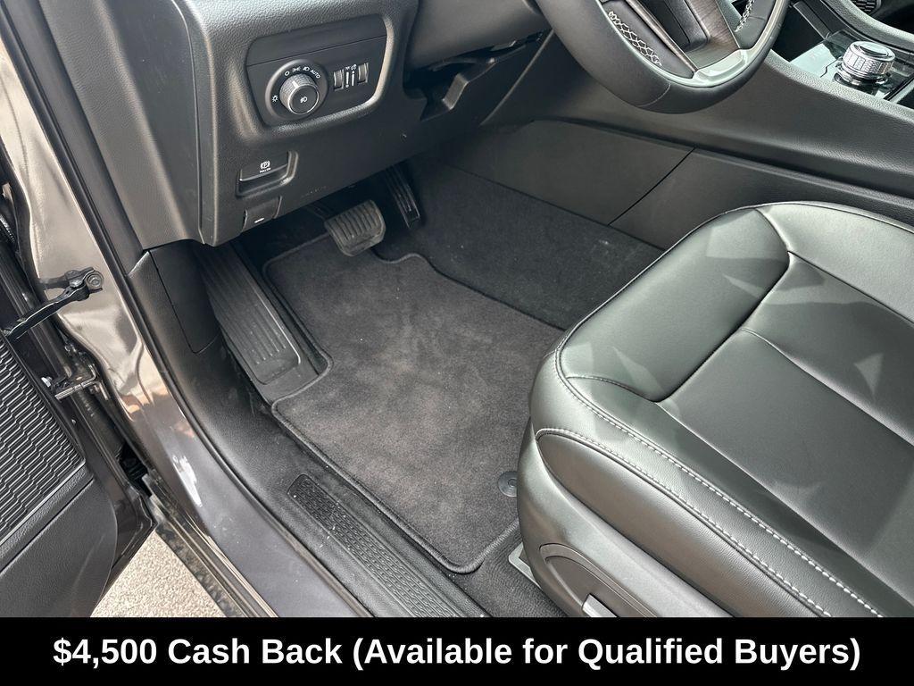 new 2026 Jeep Grand Cherokee L car, priced at $44,237