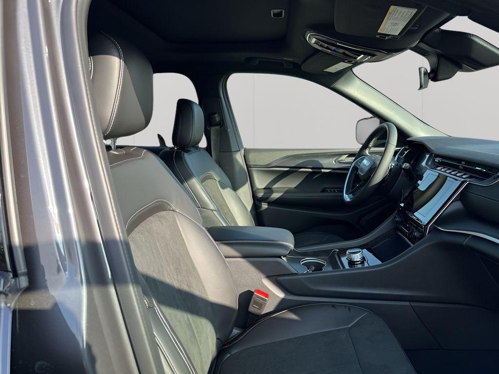 new 2025 Jeep Grand Cherokee L car, priced at $35,556