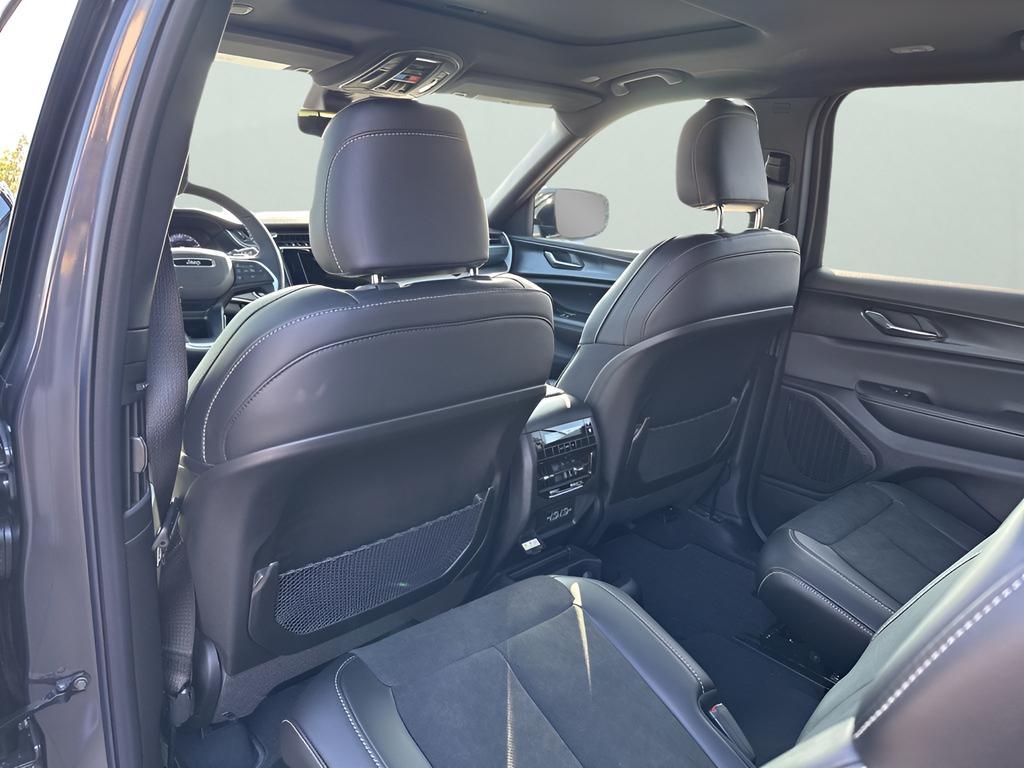 new 2025 Jeep Grand Cherokee L car, priced at $39,556