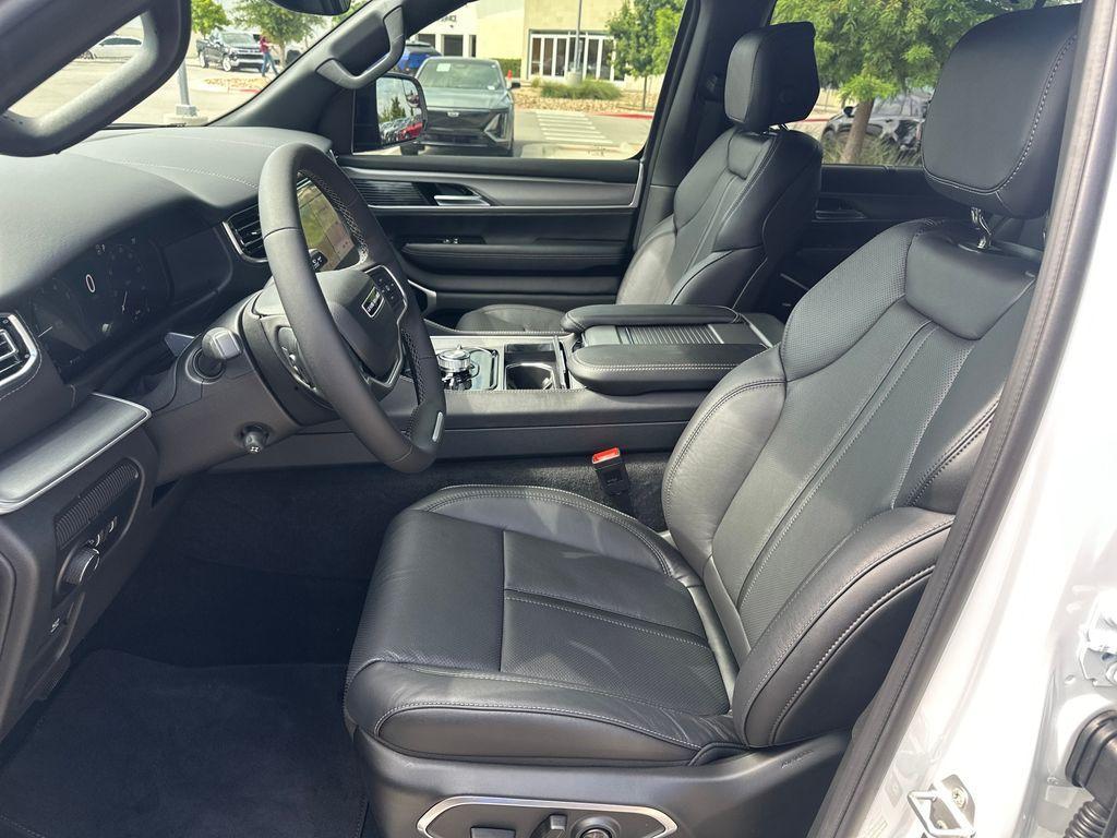 new 2026 Jeep Grand Wagoneer L car, priced at $83,073