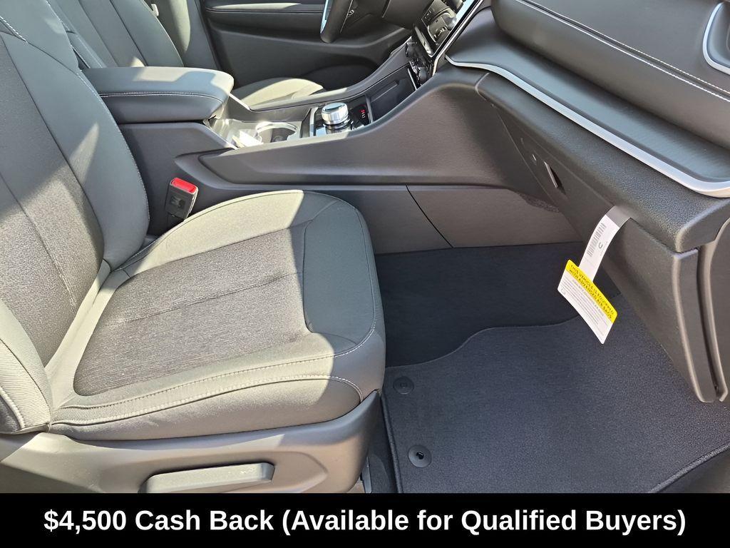 new 2026 Jeep Grand Cherokee car, priced at $34,385