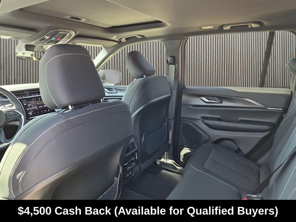 new 2026 Jeep Grand Cherokee car, priced at $34,385