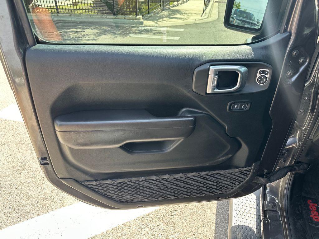 used 2021 Jeep Wrangler Unlimited car, priced at $27,996