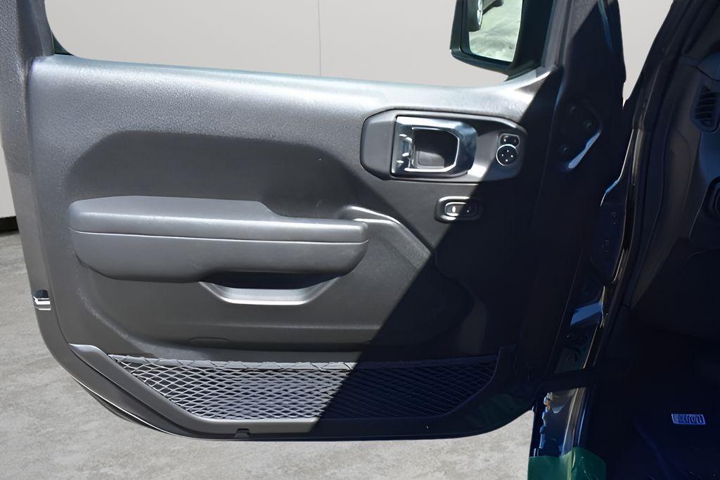 new 2025 Jeep Gladiator car, priced at $38,887