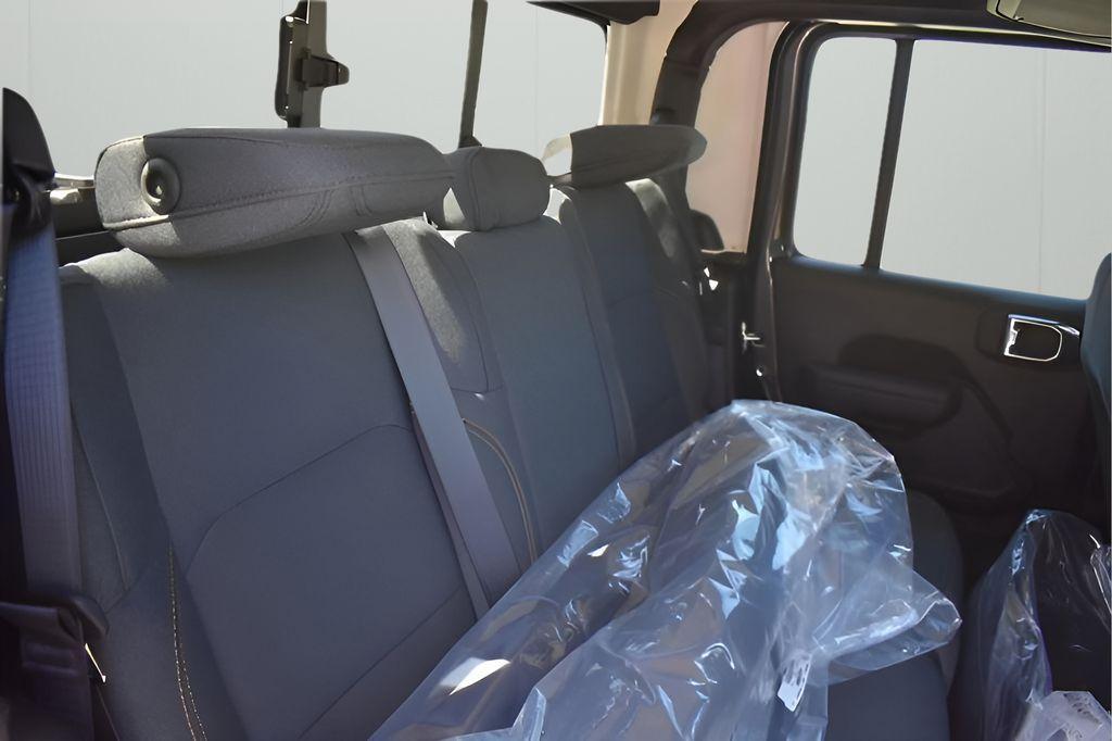 new 2025 Jeep Gladiator car, priced at $45,391