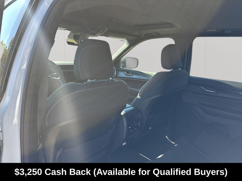 new 2025 Jeep Grand Cherokee car, priced at $31,683